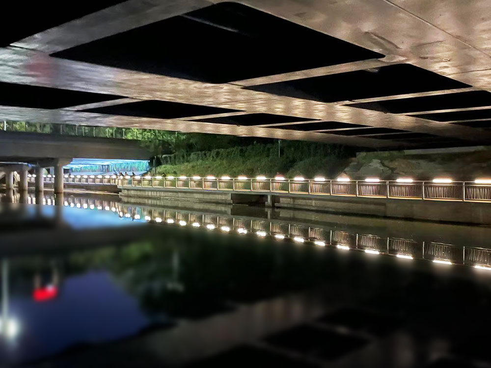 Lightide-led-linear-vapor-tight-light-for-road-lighting-1000x750px